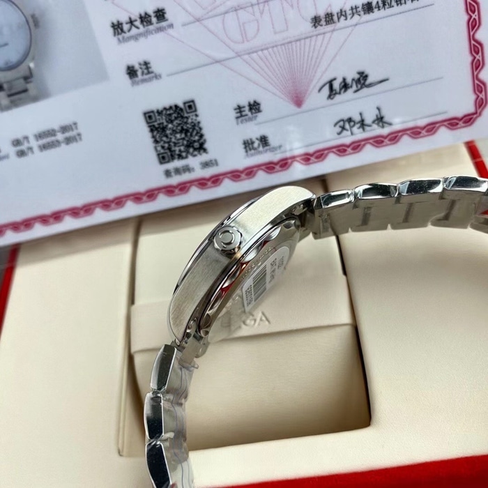 top-tier watch Omega women's blue dial Seamaster series steel bracelet watch side view