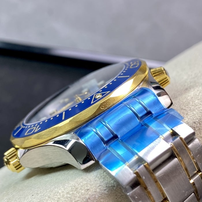 top-tier watch Omega men's blue dialSeamaster series 300m steel bracelet watch detail shots