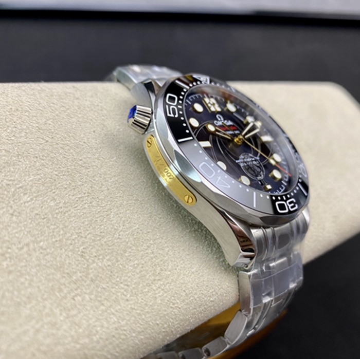 top-tier watch Omega men's blue dialSeamaster series steel bracelet watch detail shots