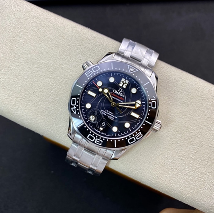 top-tier watch Omega men's blue dial Seamaster series steel bracelet watch front view