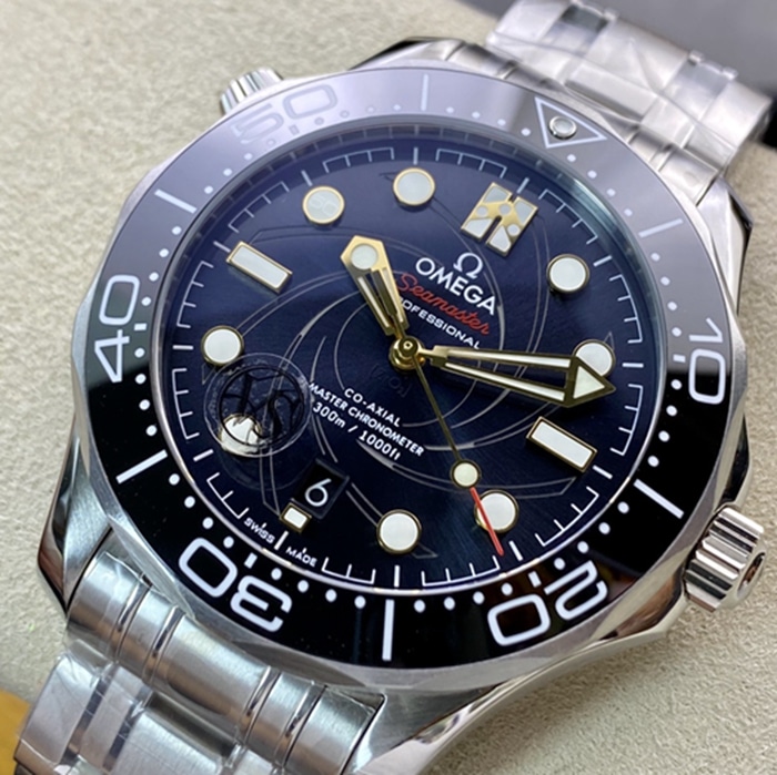 top-tier watch Omega men's blue dial Seamaster series steel bracelet watch front view