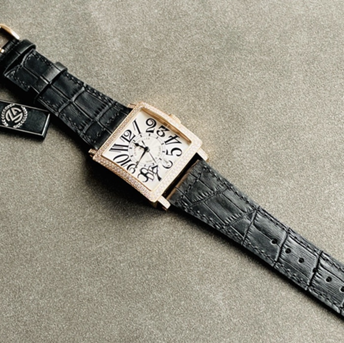 Top collectible watches Frankmuller Men's Gold Plate Full Star Series Belt Watch Front View