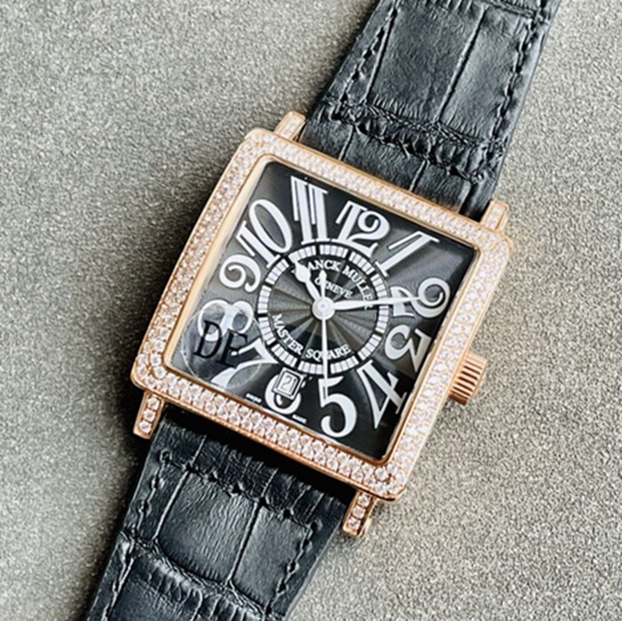 top-tier watch Frank Muller men's black dial starry series leather strap watch front view