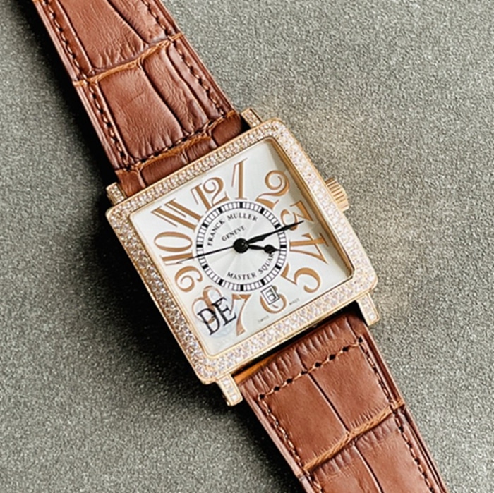 top-tier watch Frank Muller men's black dial starry series leather strap watch front view
