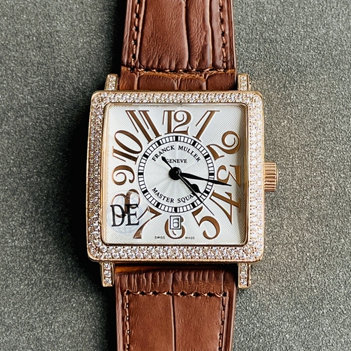 top-tier watch Frank Muller men's black dial starry series leather strap watch front view