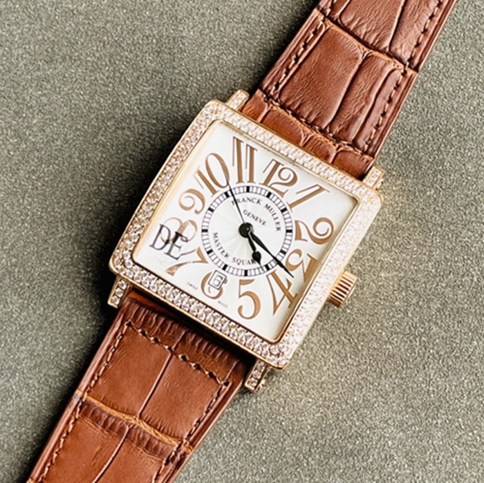 top-tier watch Frank Muller men's black dial starry series leather strap watch front view