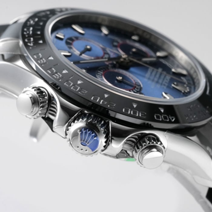 Top-tier watch Rolex men's blue dial Cosmograph Daytona watch side view