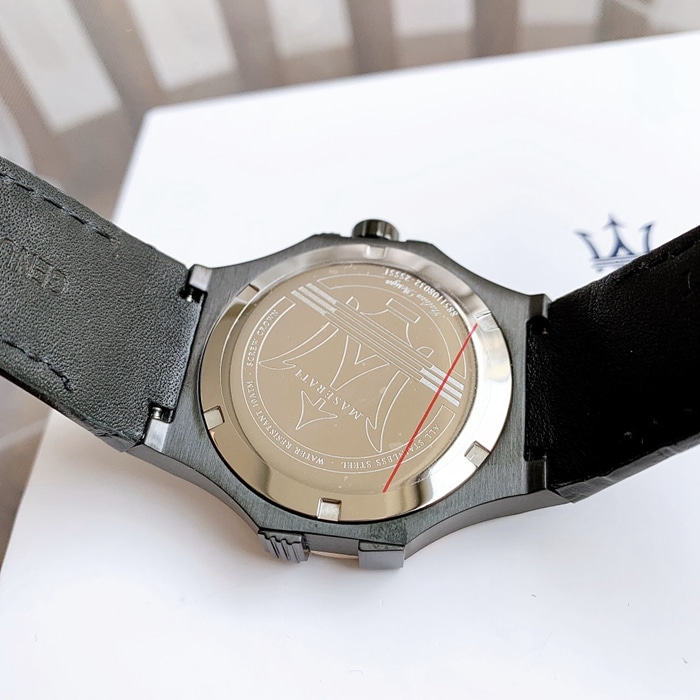 top-tier watch Maserati men's black dialquartzleather strap watch back cover picture