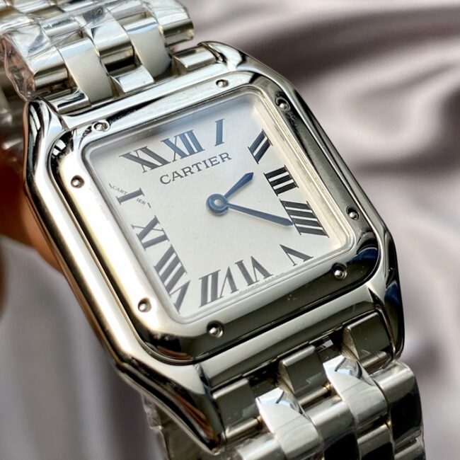 top-tier watch Cartier women's white dial gold steel bracelet cheetah series watch front view