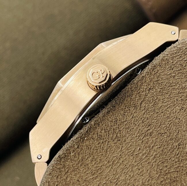 top-tier watch Girard-Perregaux men's white dial gold belt laurel series tourbillon watch side view