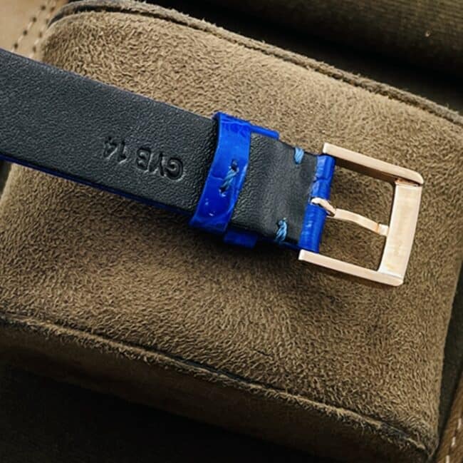Top-tier watch Countess model blue dial blue belt time to run series leather strap watch clasp picture