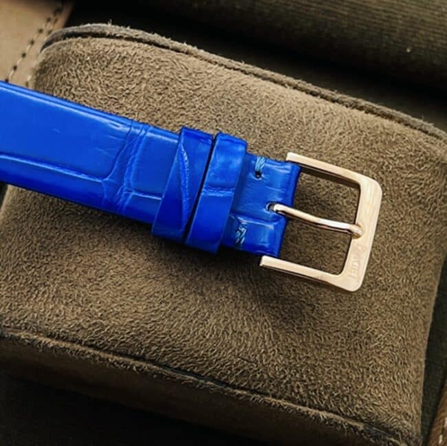 Top-tier watch Countess model blue dial blue belt time to run series leather strap watch clasp picture
