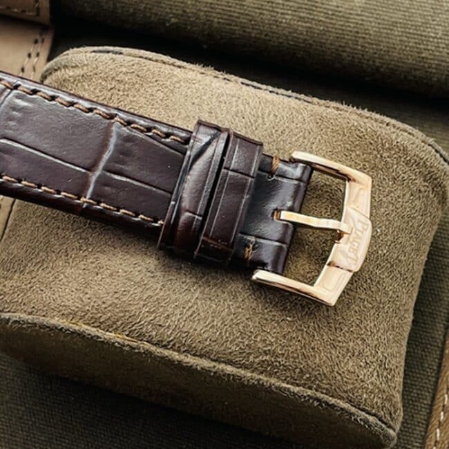 Top-tier watch Piaget men's white dial brown belt dragon and phoenix series watch clasp picture