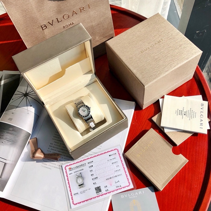 top-tier watch Bvlgari women's white dialsteel braceletquartz watch front view