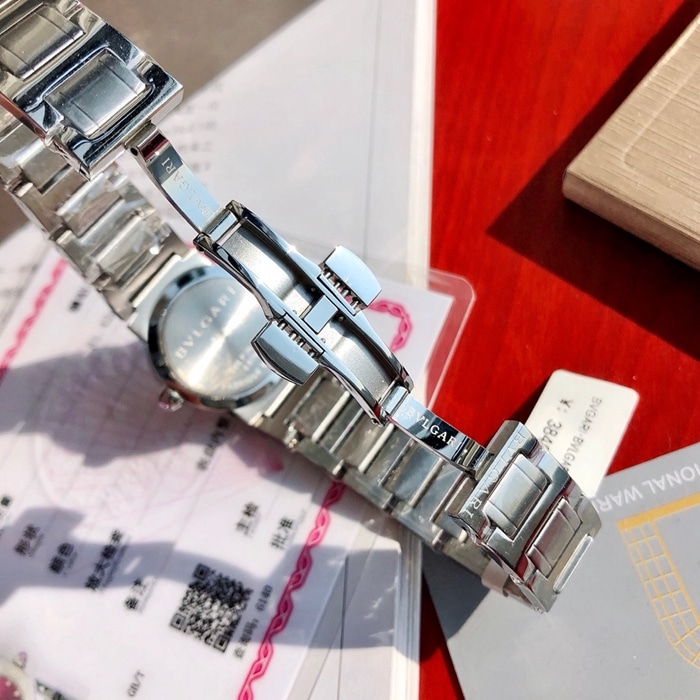 top-tier watch Bvlgari women's red dial steel braceletquartz watch clasp picture