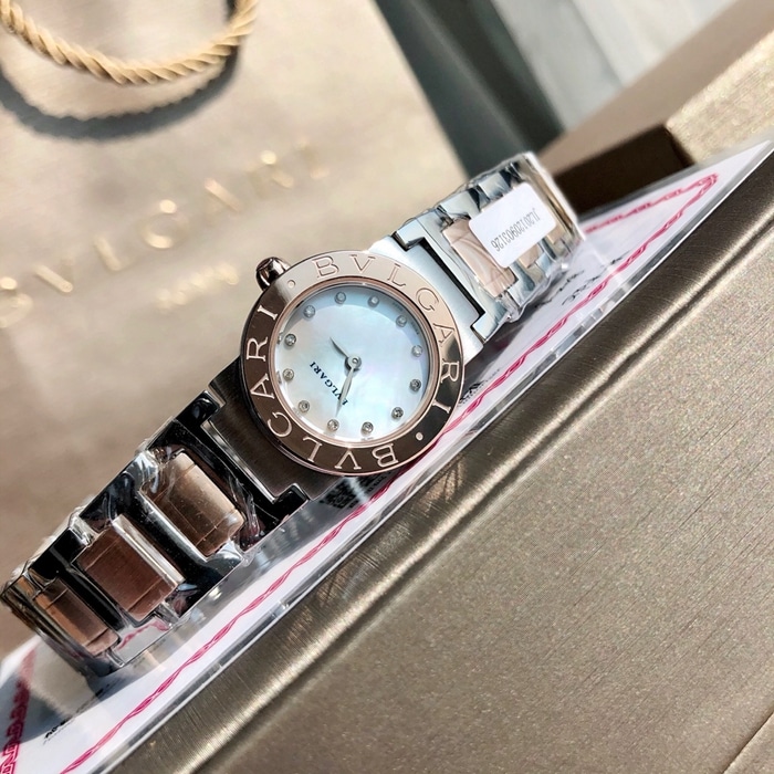 top-tier watch Bvlgari women's white dialsteel bracelet perfect fashion quartz watch front view