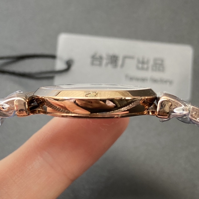 top-tier watch Longines couple watch white dial gold belt Jialan series quartz watch side view