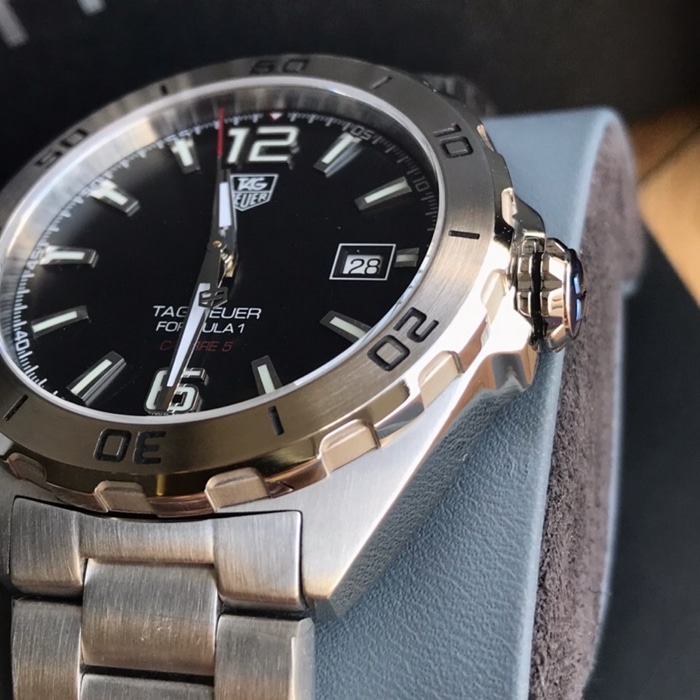 top-tier watch TAG Heuer men's black dialsteel braceletF1 series mechanical watch detail shots