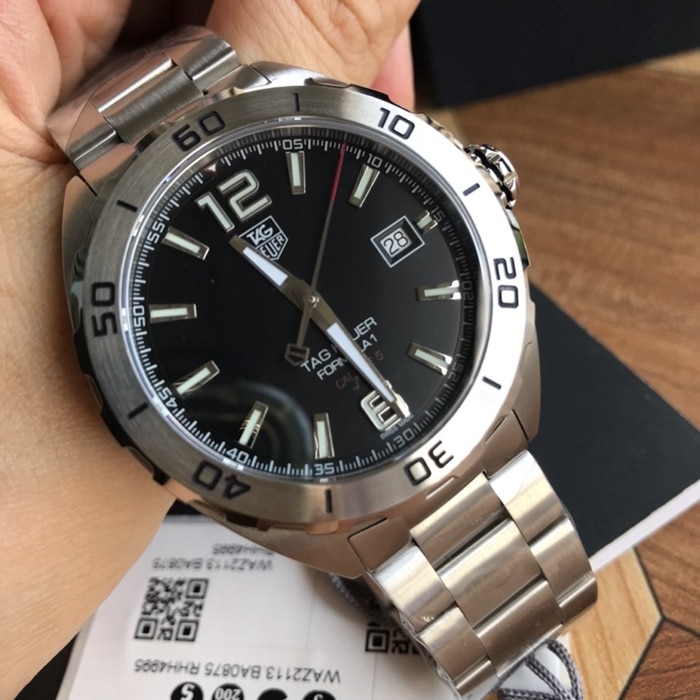 top-tier watch TAG Heuer men's black dialsteel braceletF1 series mechanical watch front view