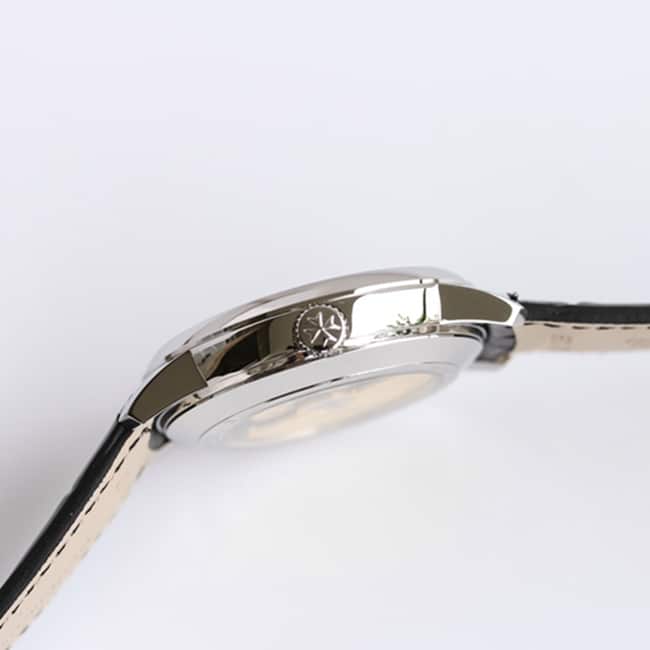 top-tier watch Vacheron Constantin men's white dial black belt heritage series automatic movement watch side view