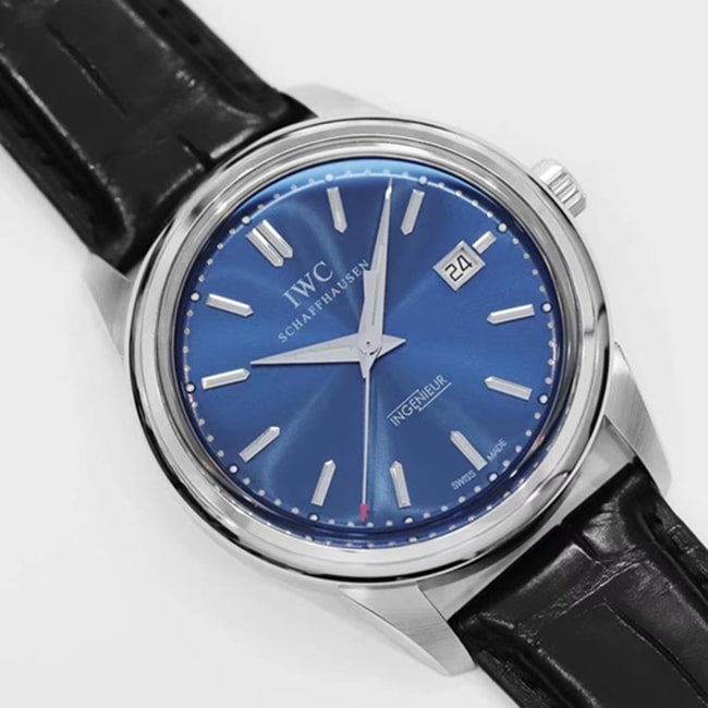 top-tier watch IWC men's blue dial black belt automatic movementleather strap watch front view