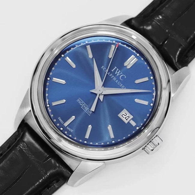 top-tier watch IWC men's blue dial black belt automatic movementleather strap watch front view