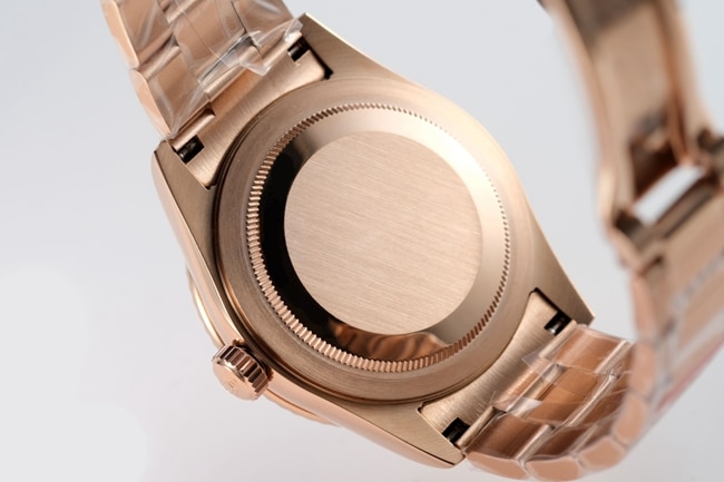 top-tier replicaRolex men's black dialrose gold with pilot series automatic movement watch back cover picture