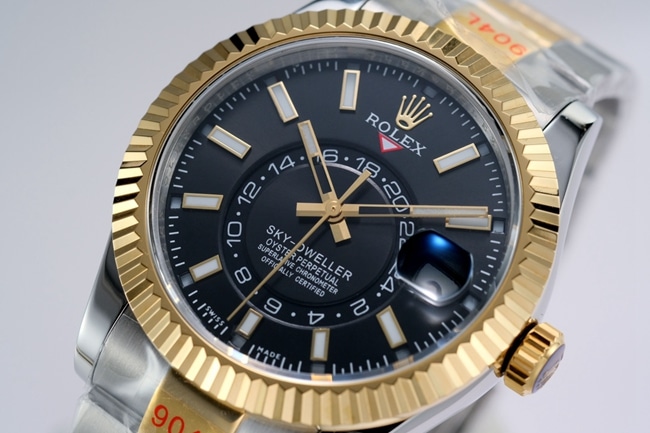 Top-tier Rolex men's black dial gold belt Navigator series automatic movement watch front view
