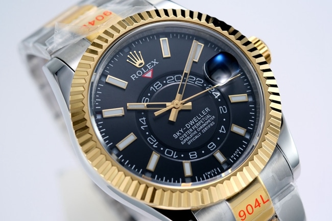 Top-tier Rolex men's black dial gold belt Navigator series automatic movement watch front view
