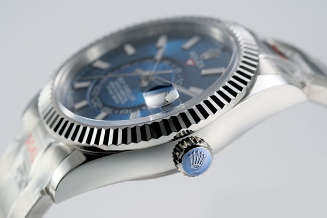 top-tier replicaRolex men's blue dialsteel bracelet pilot series automatic movement watch side view