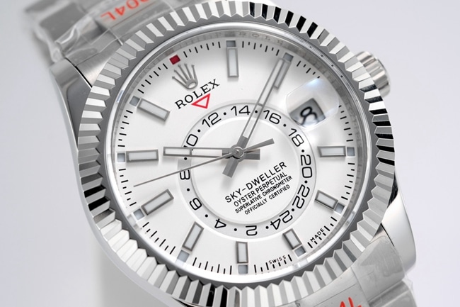 Top-tier replicaRolex men's white dialsteel bracelet Navigator series fully automatic movement watch front view