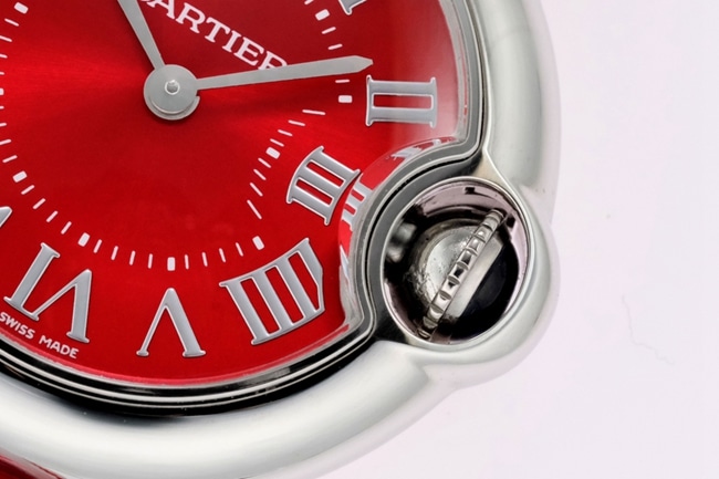 top-tier replicaCartier women's red plate red strap blue balloon leather strap watch detail shots