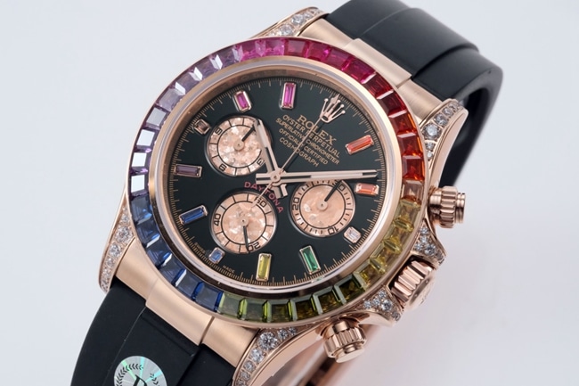 top-tier replicaRolex men's black dialrubber strapDaytona automatic movement watch front view