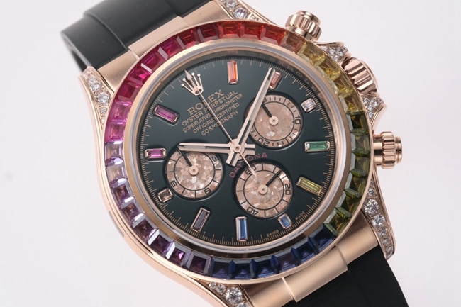 top-tier replicaRolex men's black dialrubber strapDaytona automatic movement watch front view