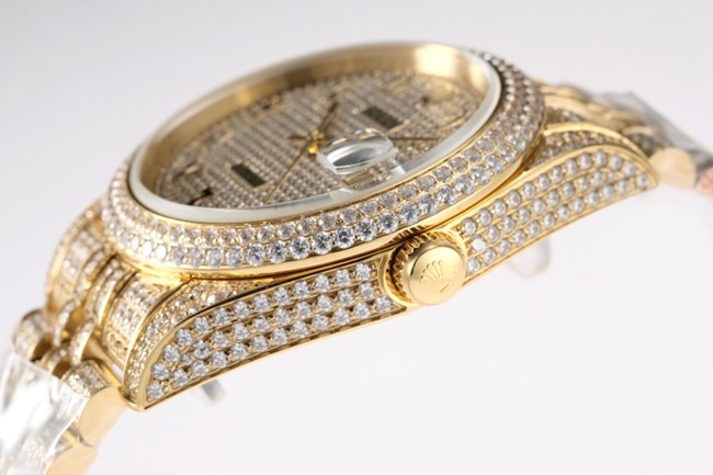Side view of TW factory top-tier replicaRolex men's white dial gold band Datejust series 18k automatic movement watch