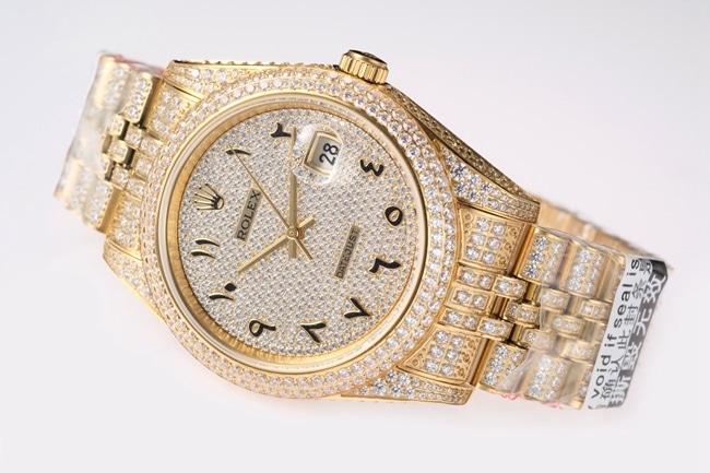 TW factory top-tier replicaRolex men's white dial gold band Datejust series 18k automatic movement watch front view