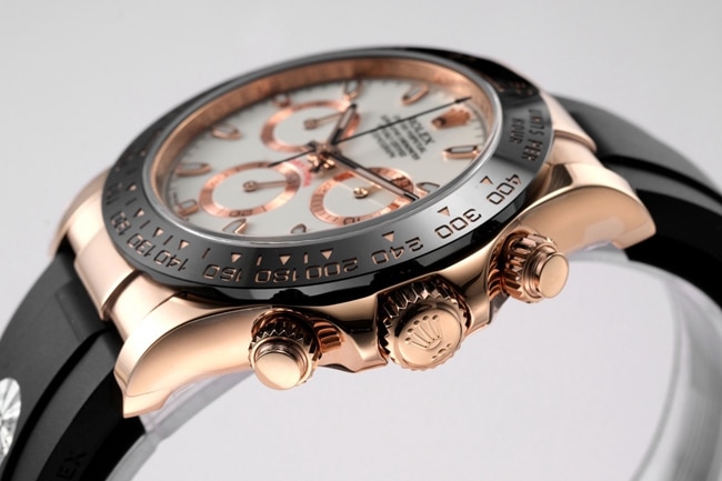 top-tier Rolex men's white dial black rubber strap Cosmograph Daytona automatic movement watch side view