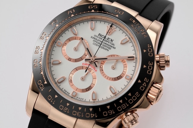 top-tier Rolex men's white dial black rubber strap Cosmograph Daytona automatic movement watch front view