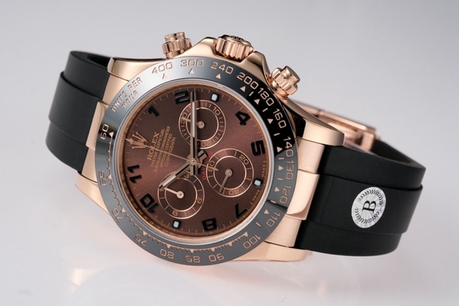 top-tier replicaRolex men's black dialrubber strap popular Cosmograph Daytona automatic movement watch front view