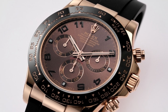 top-tier replicaRolex men's black dialrubber strap popular Cosmograph Daytona automatic movement watch front view