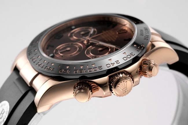 top-tier replicaRolex men's black dialrubber strap popular Cosmograph Daytona automatic movement watch side view