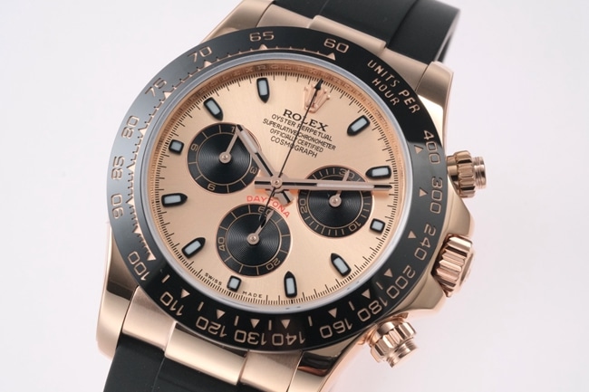 top-tier replicaRolex men's brown plate rubber strap popular model Cosmograph Daytona mechanical watch front view