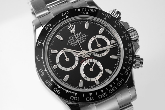 top-tier replicaRolex men's black dialsteel bracelet Cosmograph Daytona mechanical watch front view