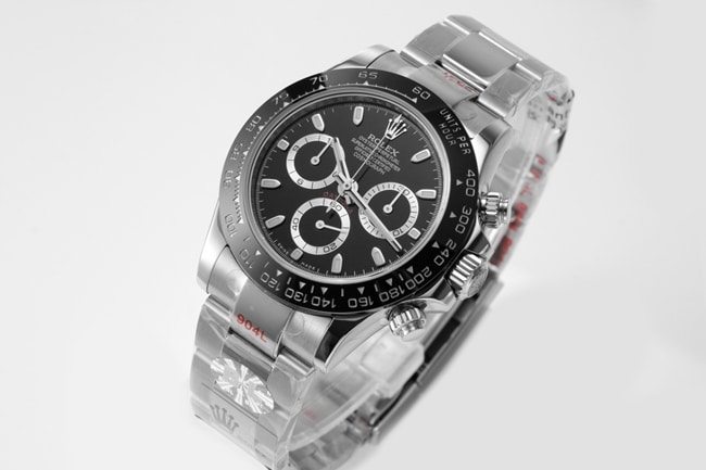 top-tier replicaRolex men's black dialsteel bracelet Cosmograph Daytona mechanical watch front view