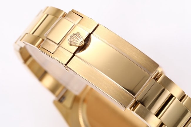 top-tier replicaRolex men's black dial gold band Daytona rainbow model full automatic movement watch clasp picture