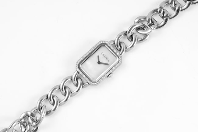 top-tier replicaChanel women's white dialsteel braceletPremiere series quartz watch front view