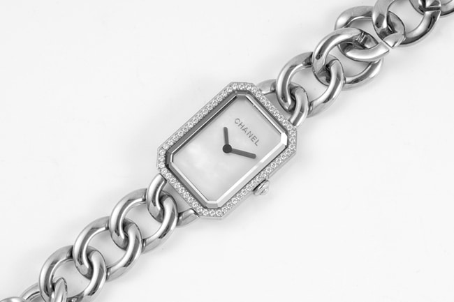 top-tier replicaChanel women's white dialsteel braceletPremiere series quartz watch front view
