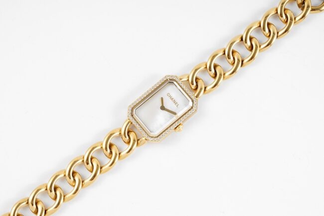 top-tier replicaChanel women's white dial gold steel braceletPremiere watch series quartz watch front view