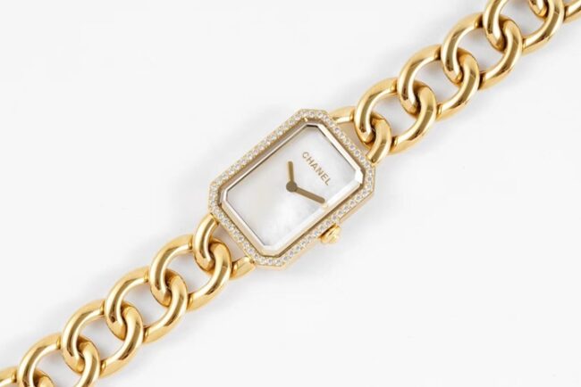 top-tier replicaChanel women's white dial gold steel braceletPremiere watch series quartz watch front view