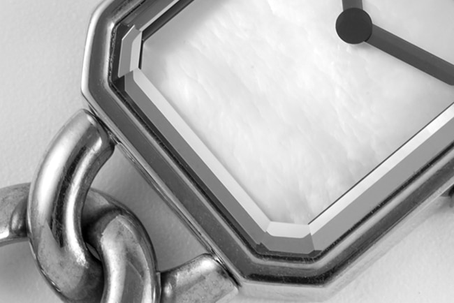 top-tier replicaChanel women's white dialsteel braceletquartz watch detail shots